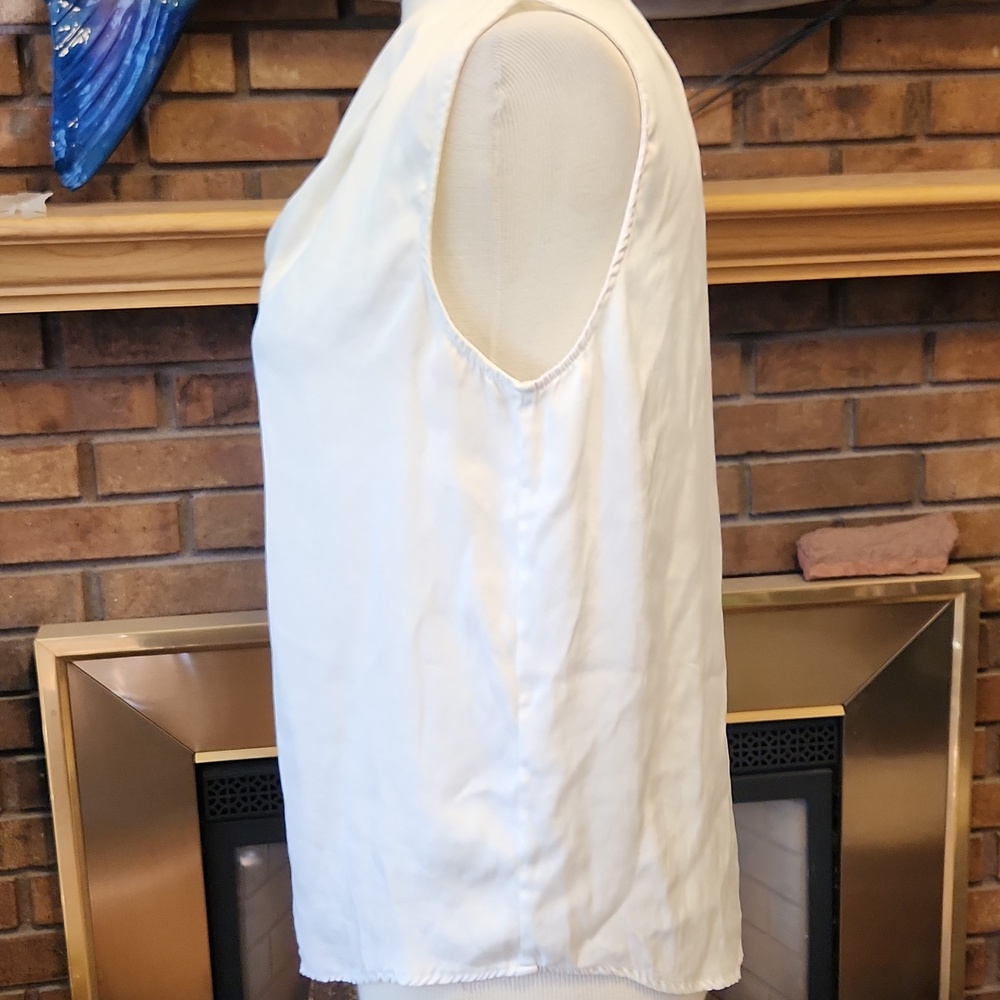 Quince Off White V-Neck Sleeveless Camisole Silk Spandex Blend Size Large - Picture 3 of 14